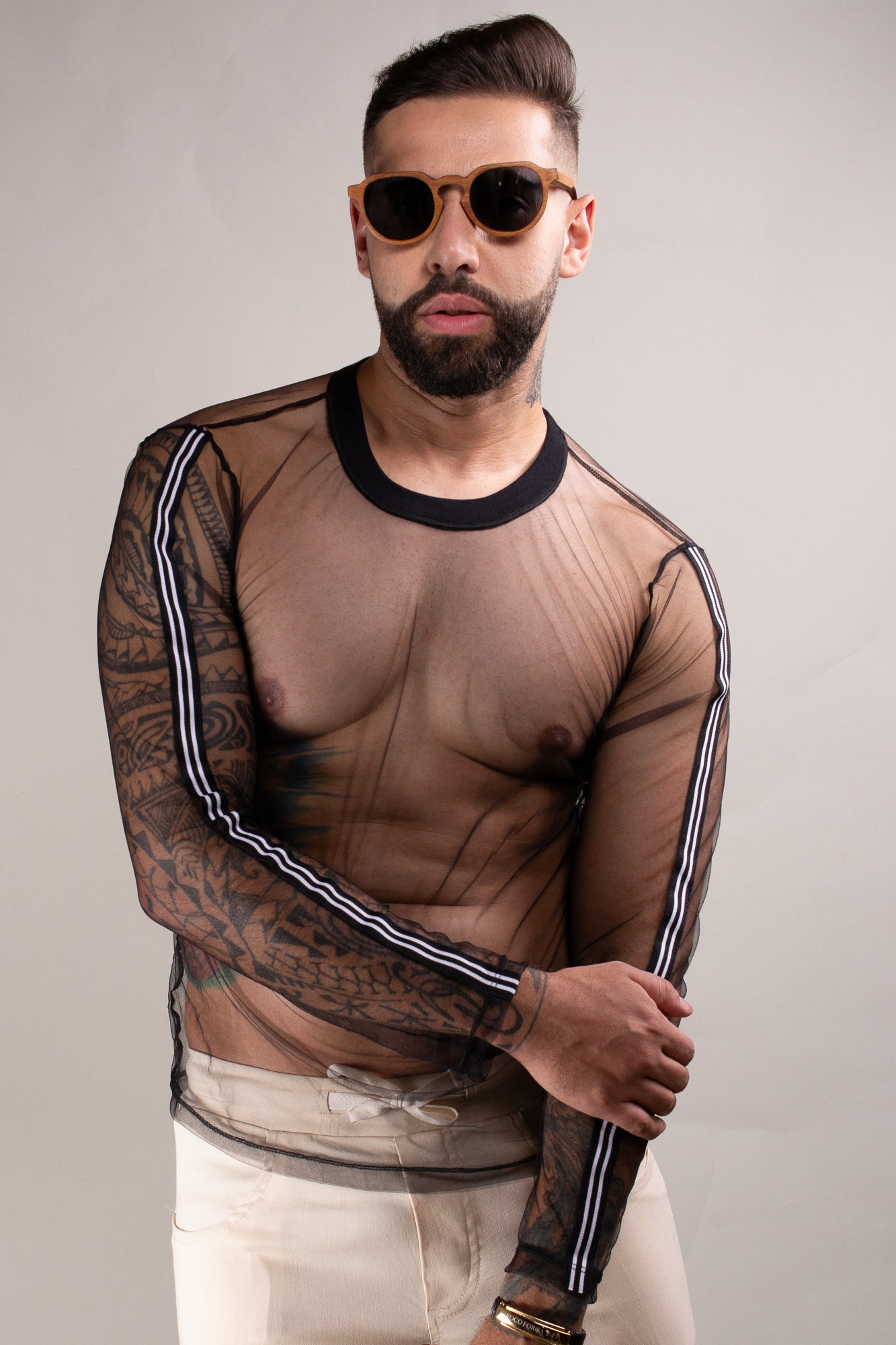 Camiseta Masculina Manga Longa em Tule Detalhe Listrado