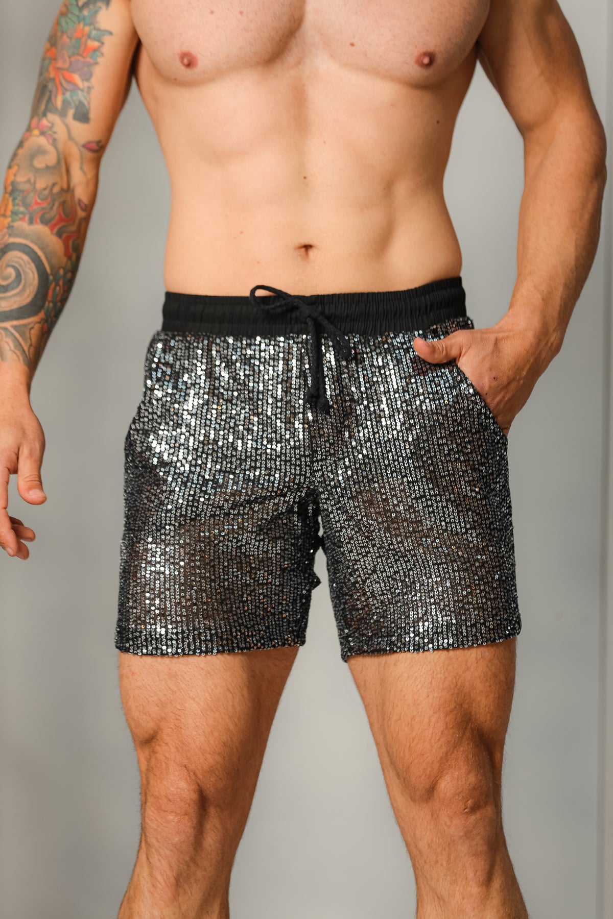 Short Masculino em Paetê Cós Franzido