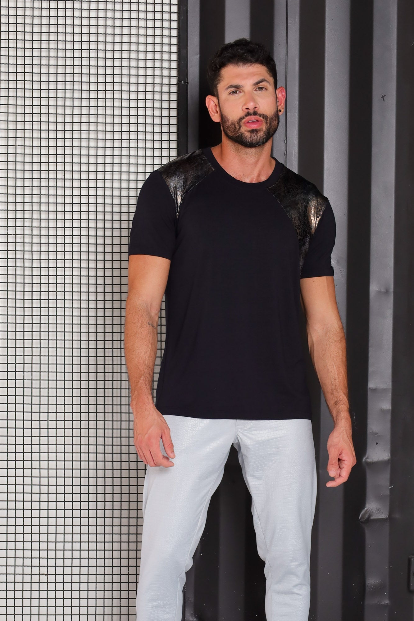 Camiseta Masculina em Viscolycra com Detalhe Animal Print