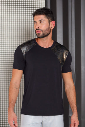 Camiseta Masculina em Viscolycra com Detalhe Animal Print