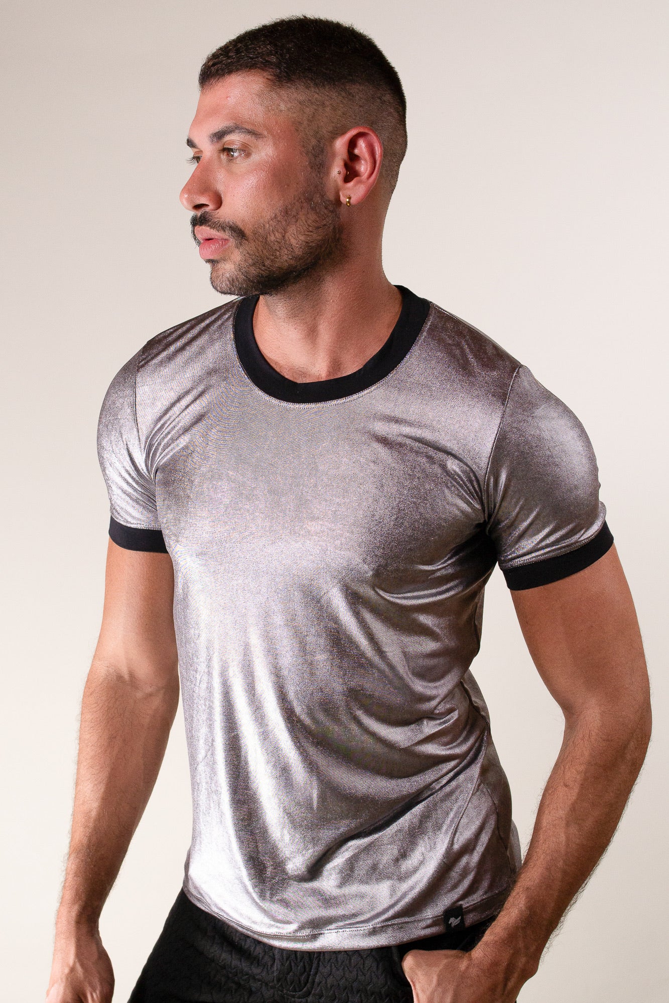Camiseta Masculina Malha Metalizada Prateada