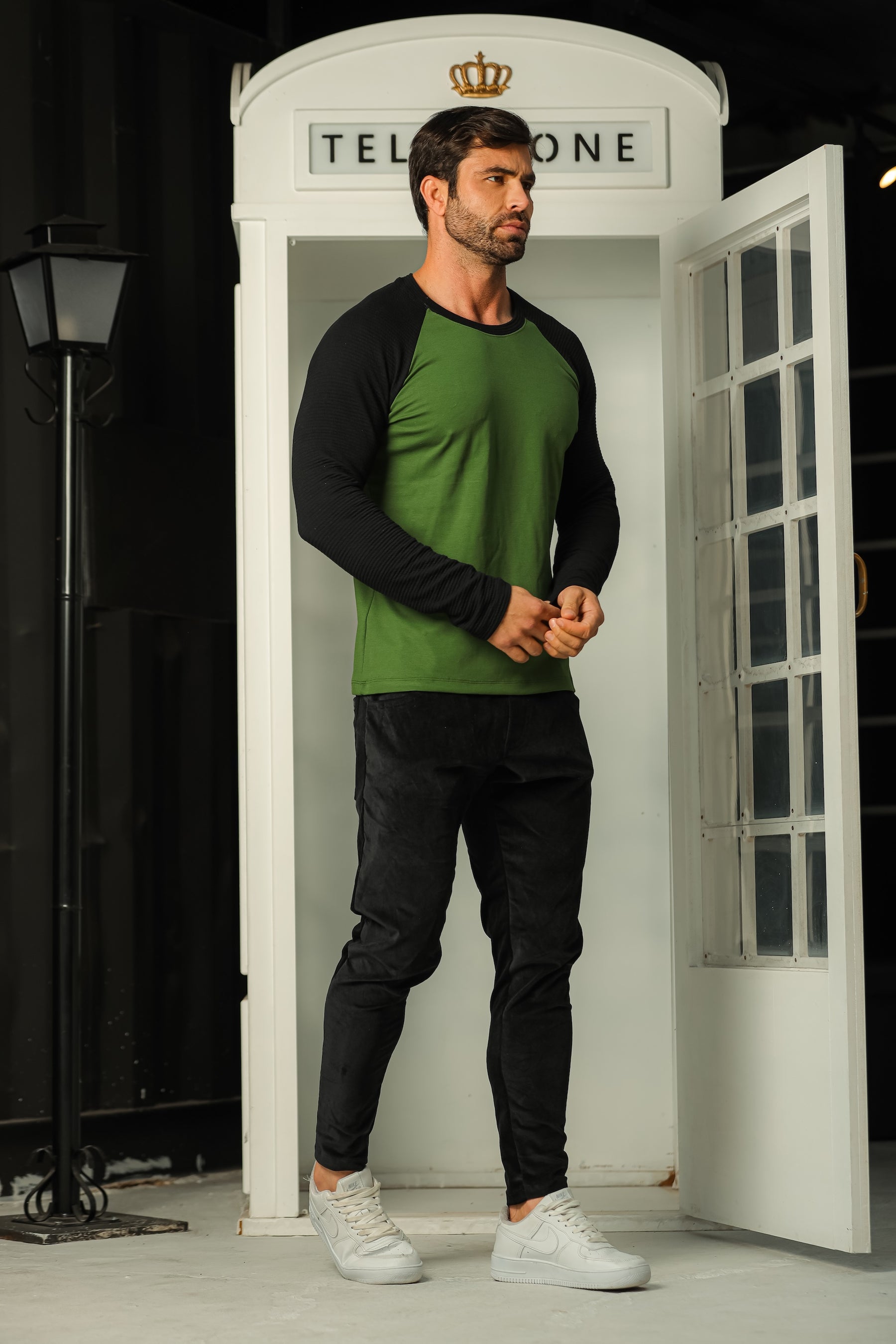 Camiseta Masculina Malha Ponto Roma Verde com Manga Longa Preta
