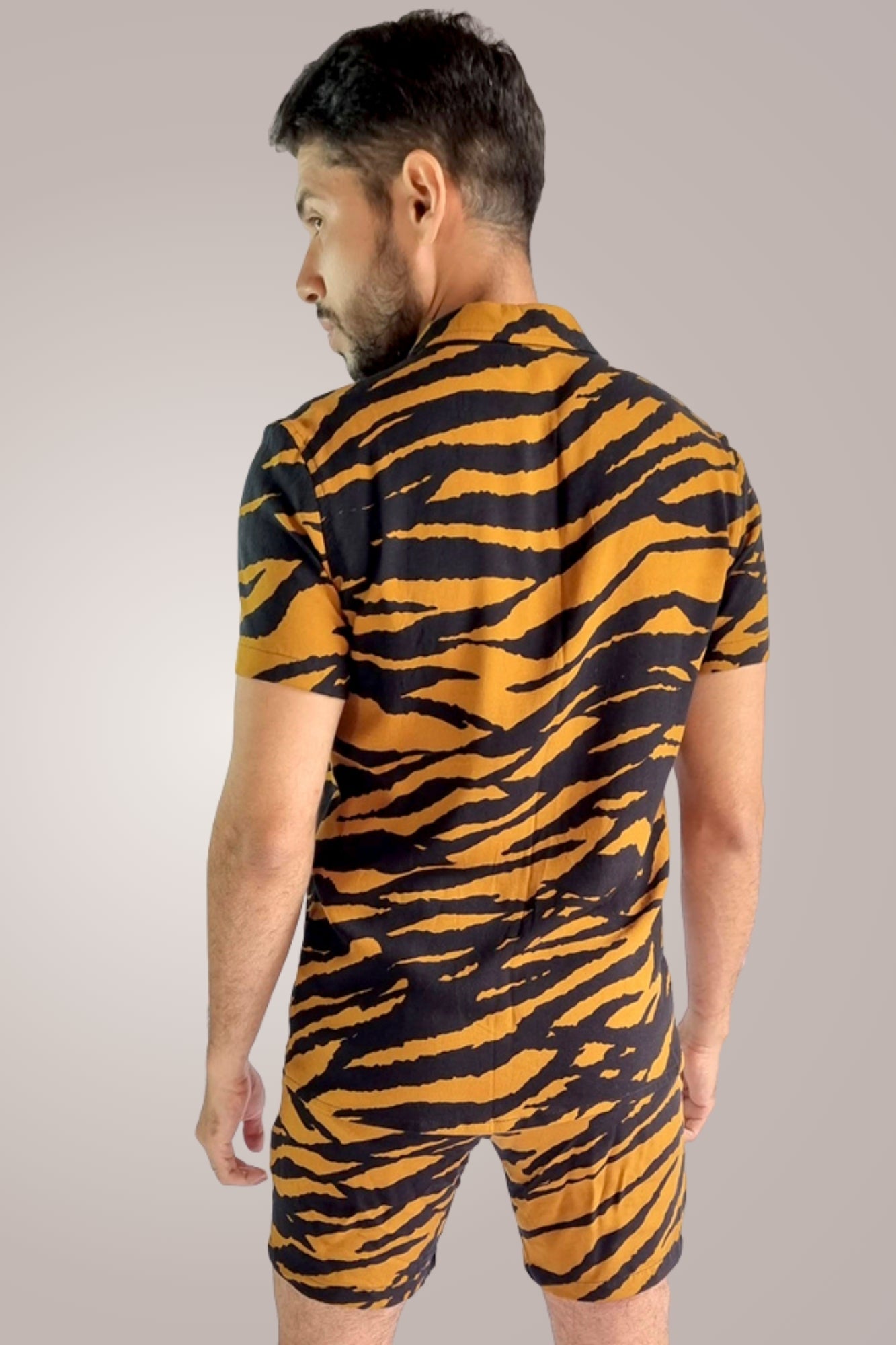 Conjunto Masculino Camisa e Short em Linho e Viscose Animal Print