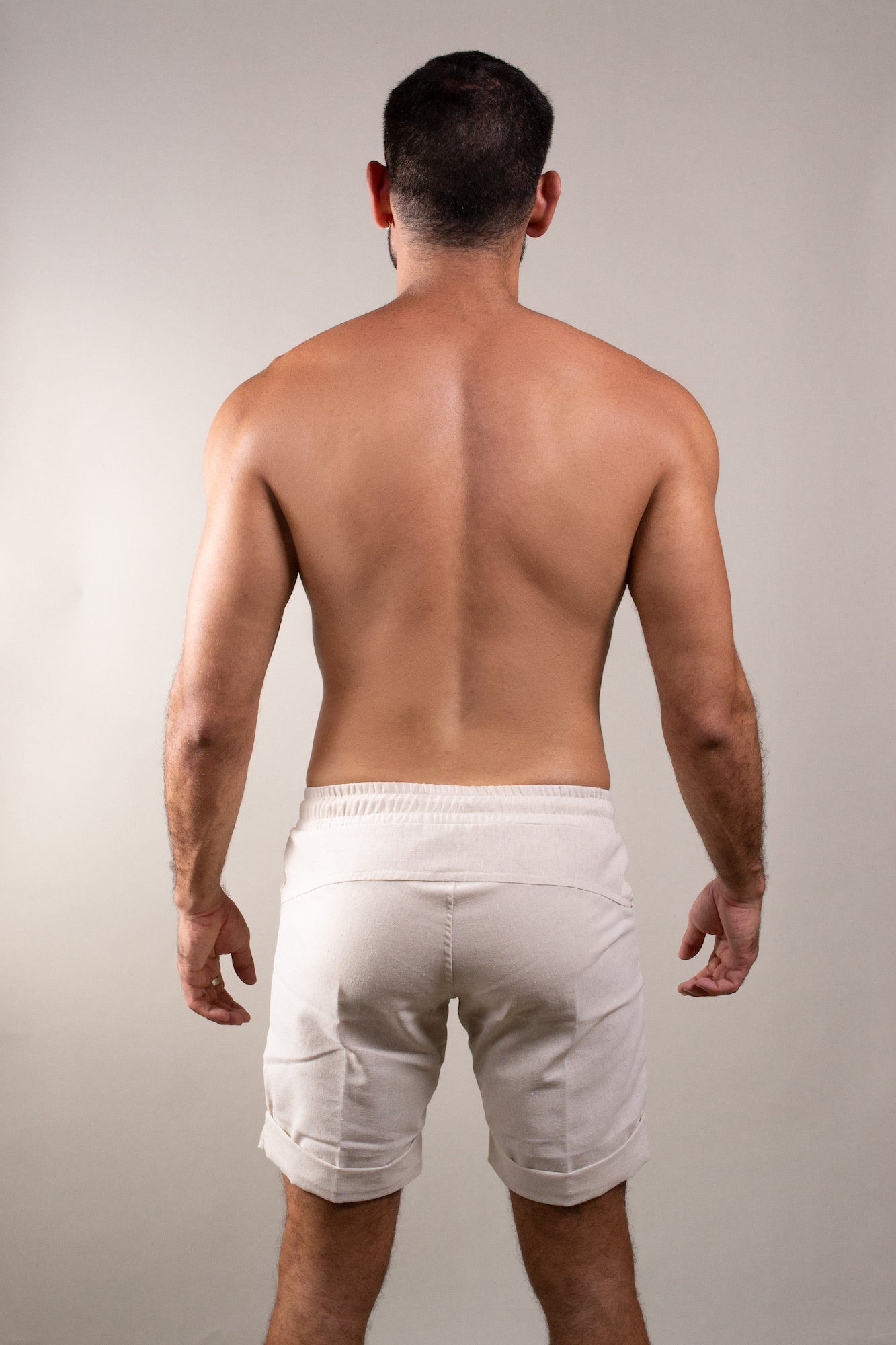 Bermuda Masculina Básica de Linho Barra Italiana