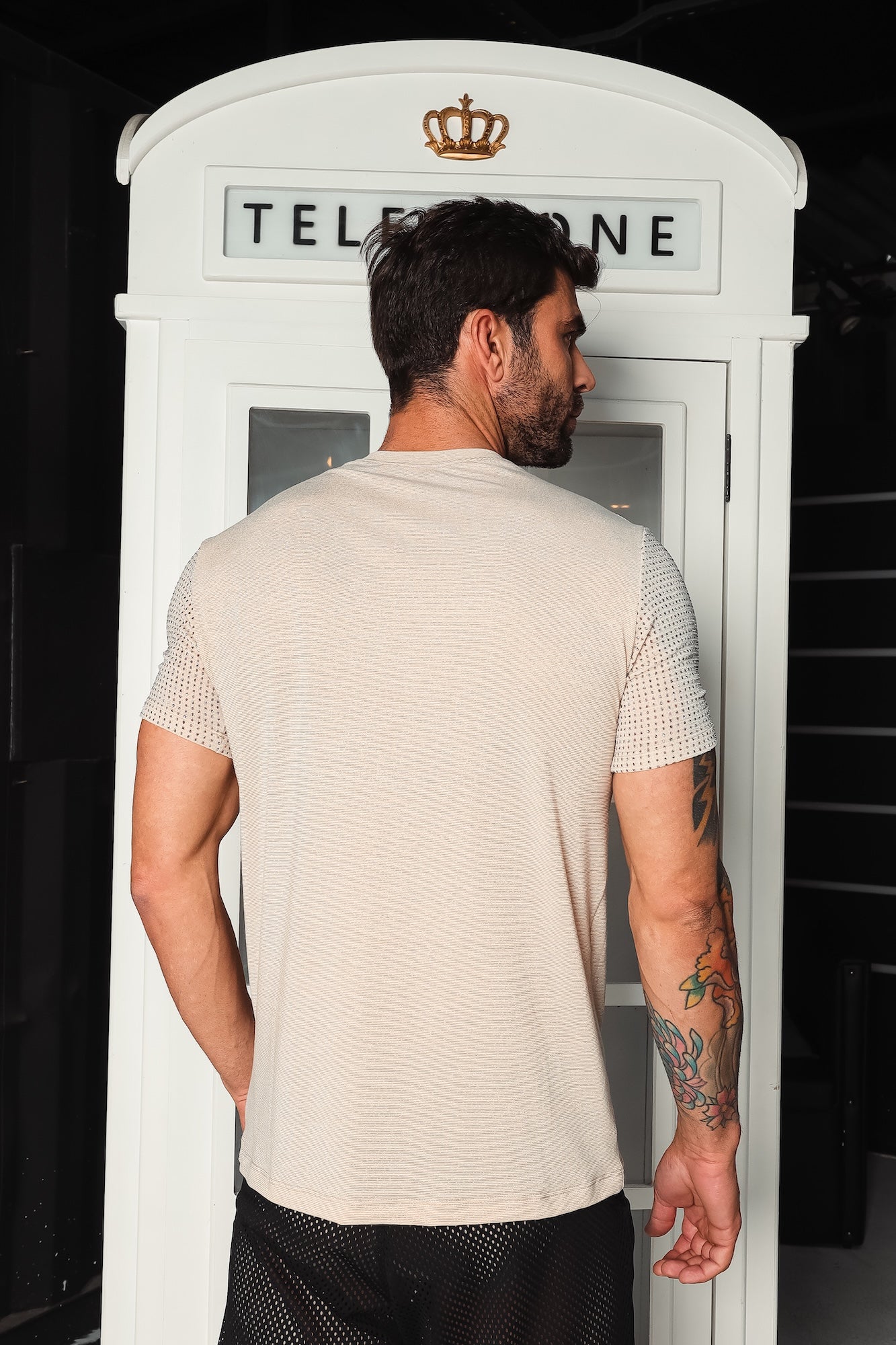 Camiseta Masculina em Lurex com Mangas Glitterizadas