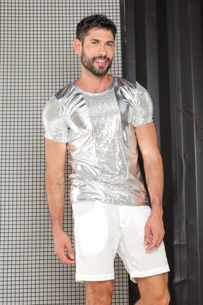Camiseta Masculina Metalizada Prata Detalhe Paetê