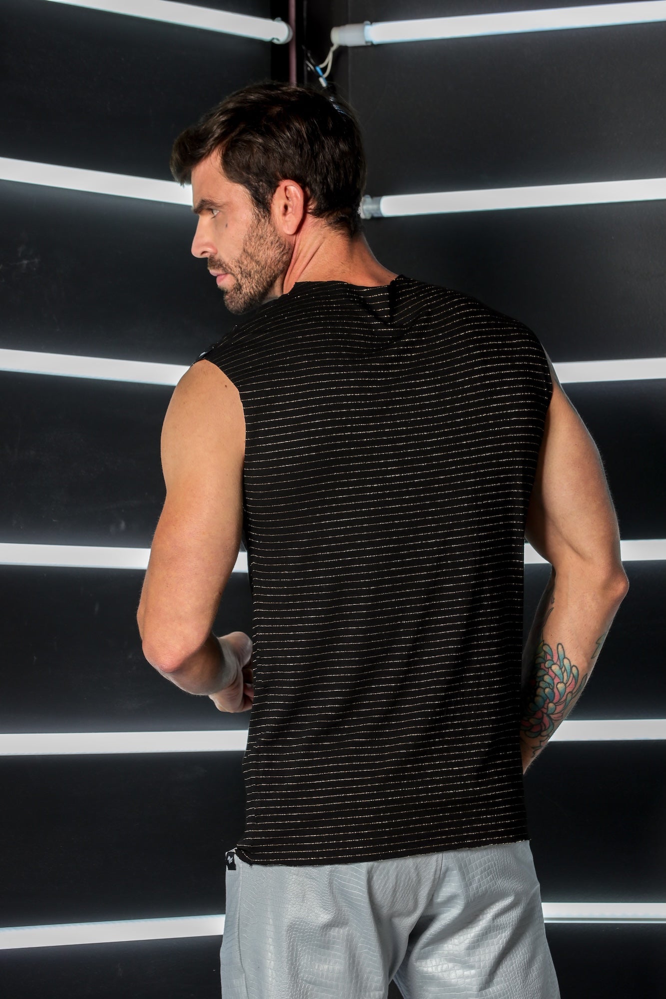 Regata Masculina em Moletinho Listra Dourada