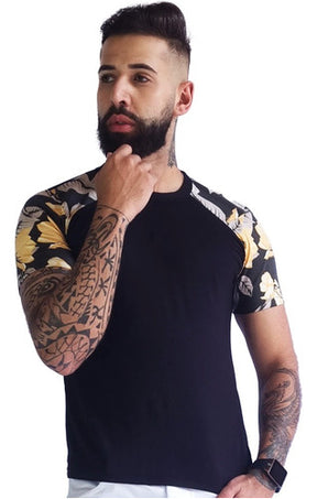 Camiseta Masculina Viscolycra Preta com Detalhe Estampado