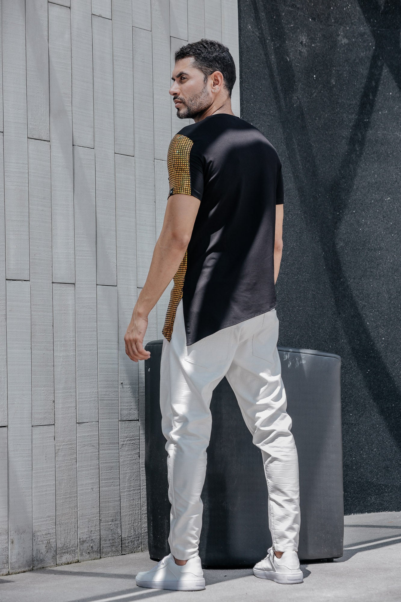 Camiseta Masculina Transversal Viscolycra com Detalhe Holográfico