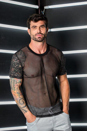 Camiseta Masculina em Tela com Detalhe em Renda