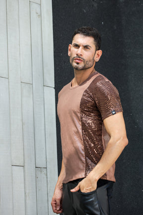 Camiseta Masculina em Cirrê Detalhe em Paetê