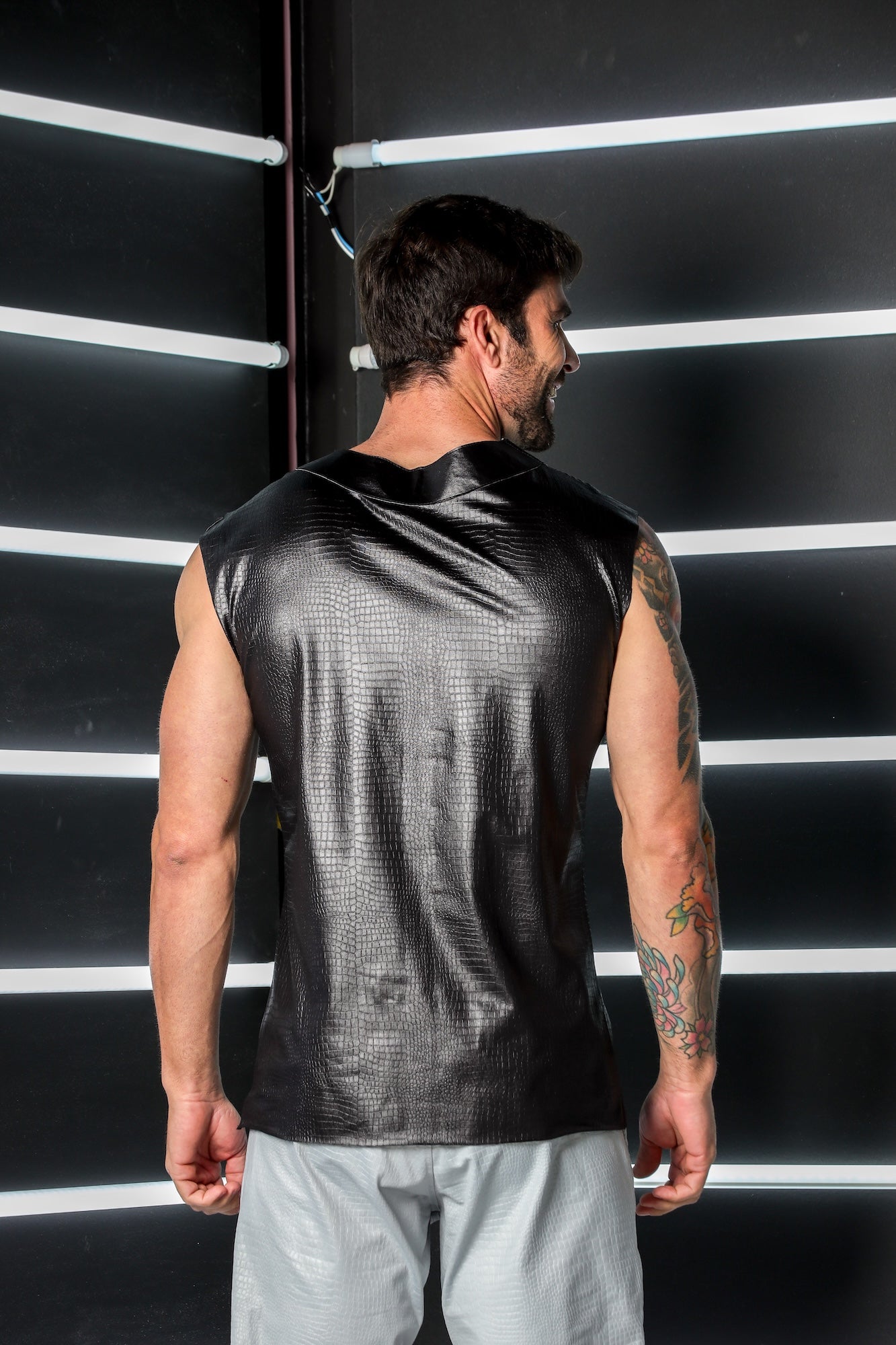 Bata Masculina em Cirrê Pele de Crocodilo