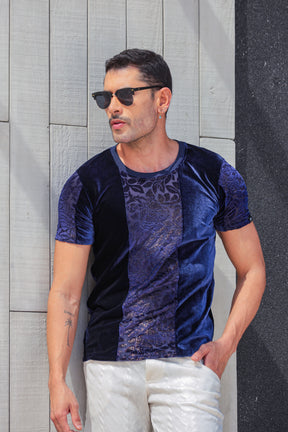 Camiseta Masculina em Veludo Detalhe Veludo Devorê