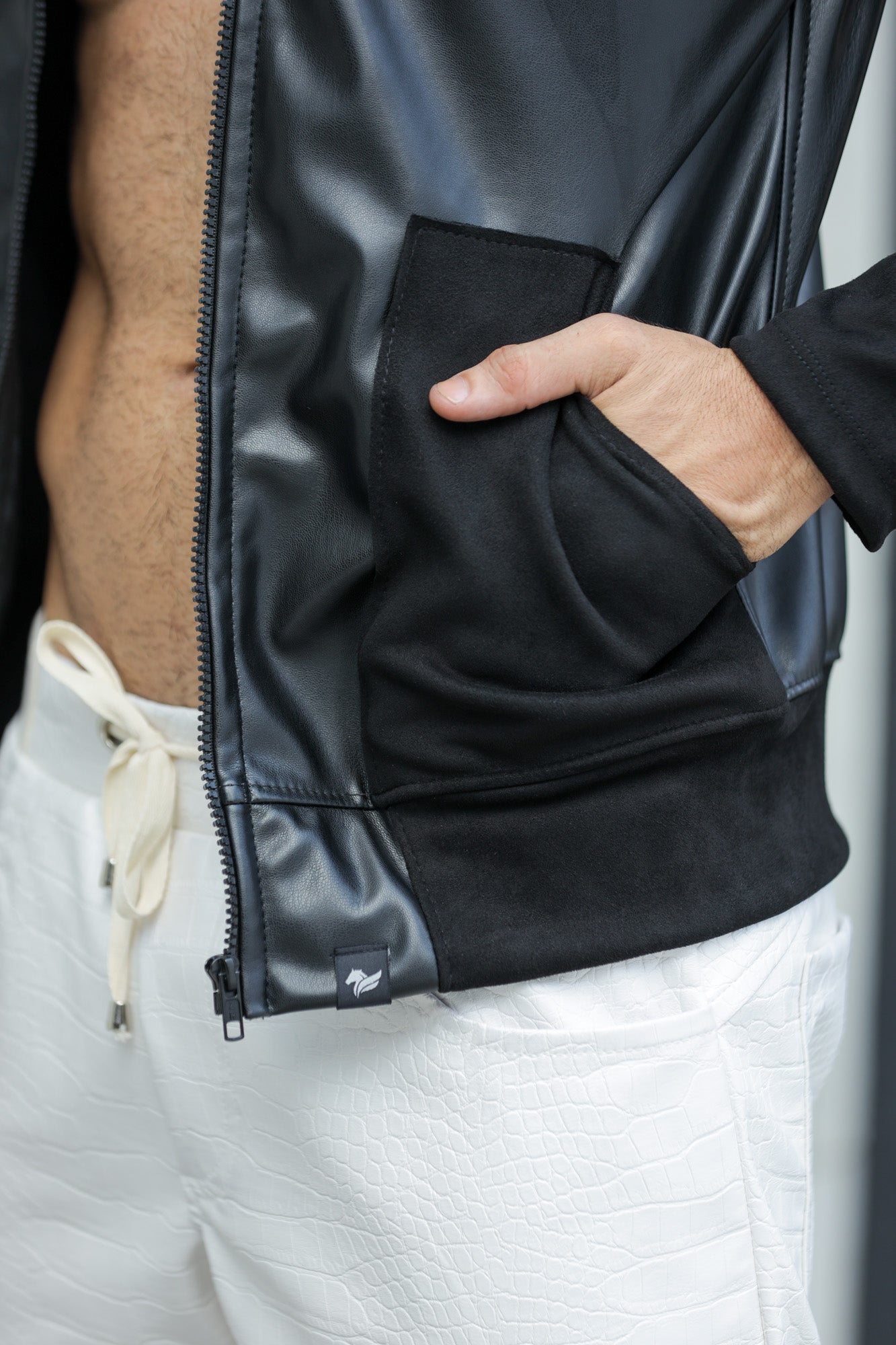 Jaqueta Masculina em Couro Ecológico com Suede