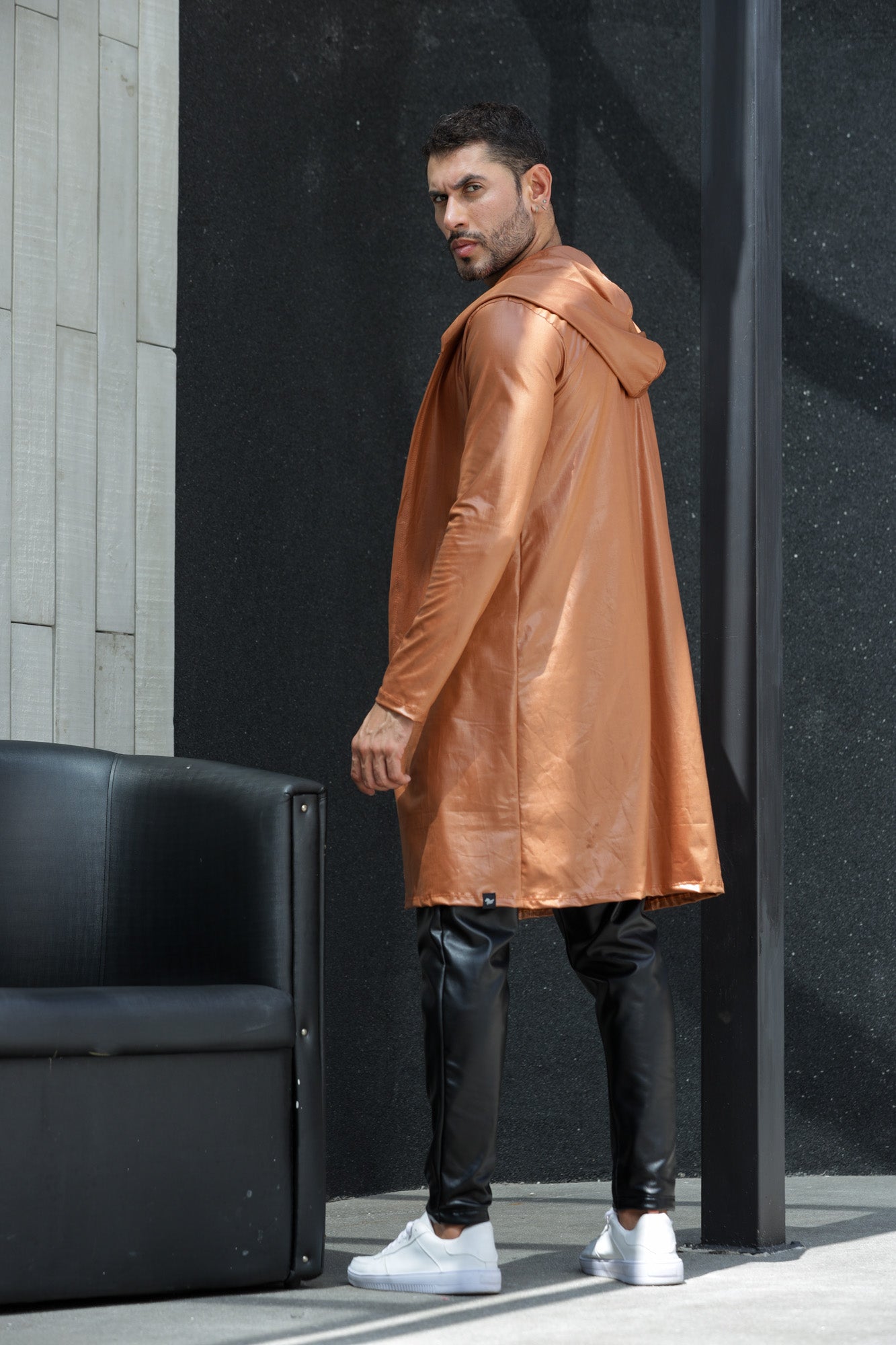 Cardigan Masculino com Capuz em Cirrê