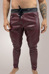 Calça Masculina Slim em Couro Ecológico Bordô