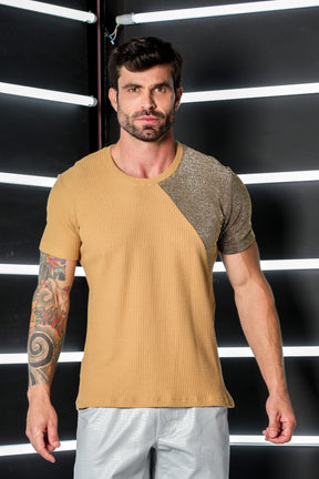 Camiseta Masculina em Malha Crepe Detalhe Lurex