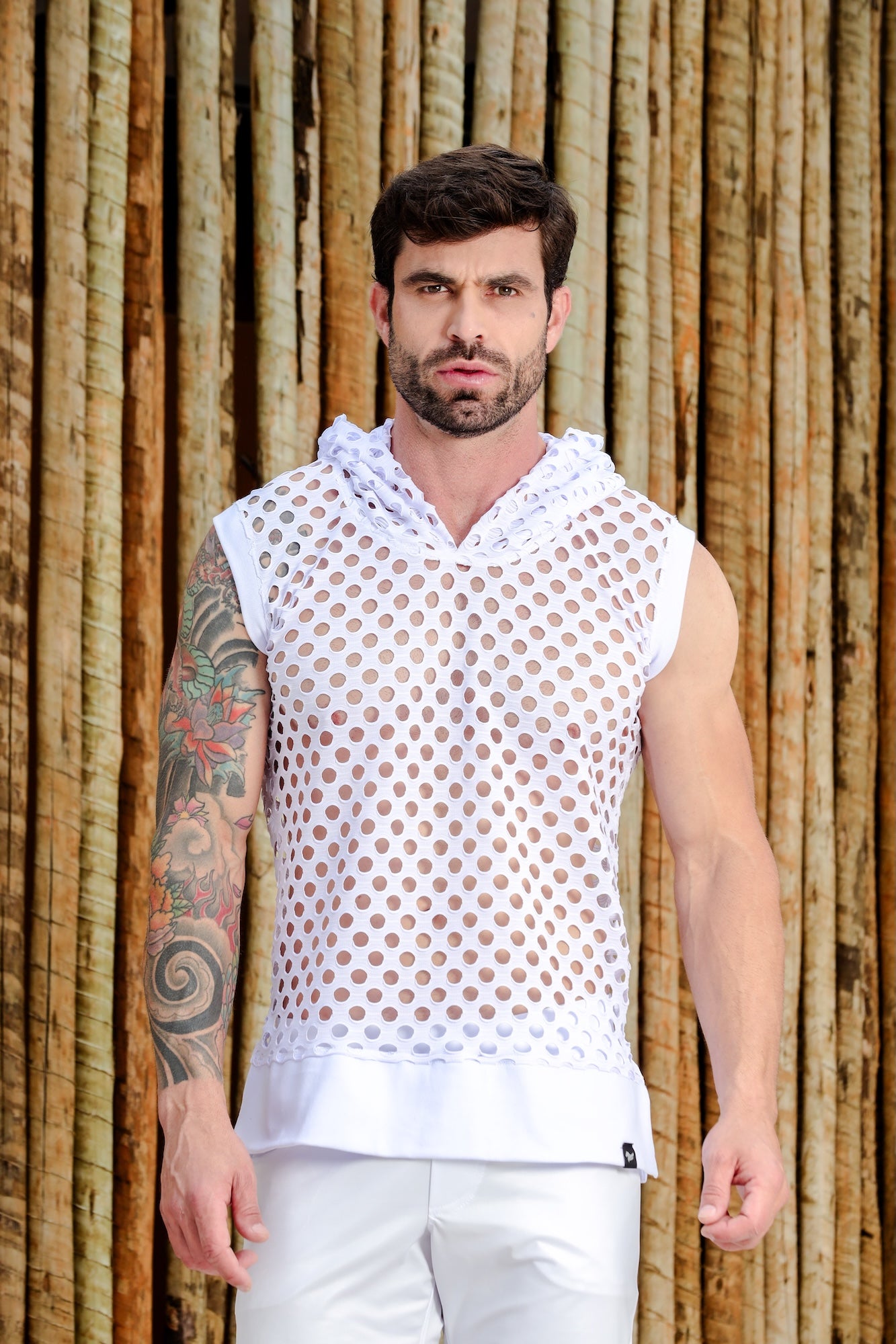 Regata Masculina Machão em Arrastão Aberto com Capuz