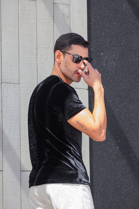 Camiseta Masculina em Veludo com Devorê de Veludo