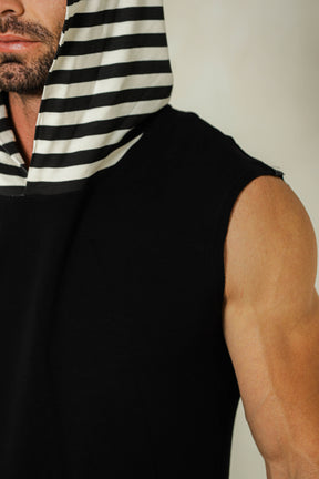 Regata Masculina Machão com Capuz e Detalhe Listrado