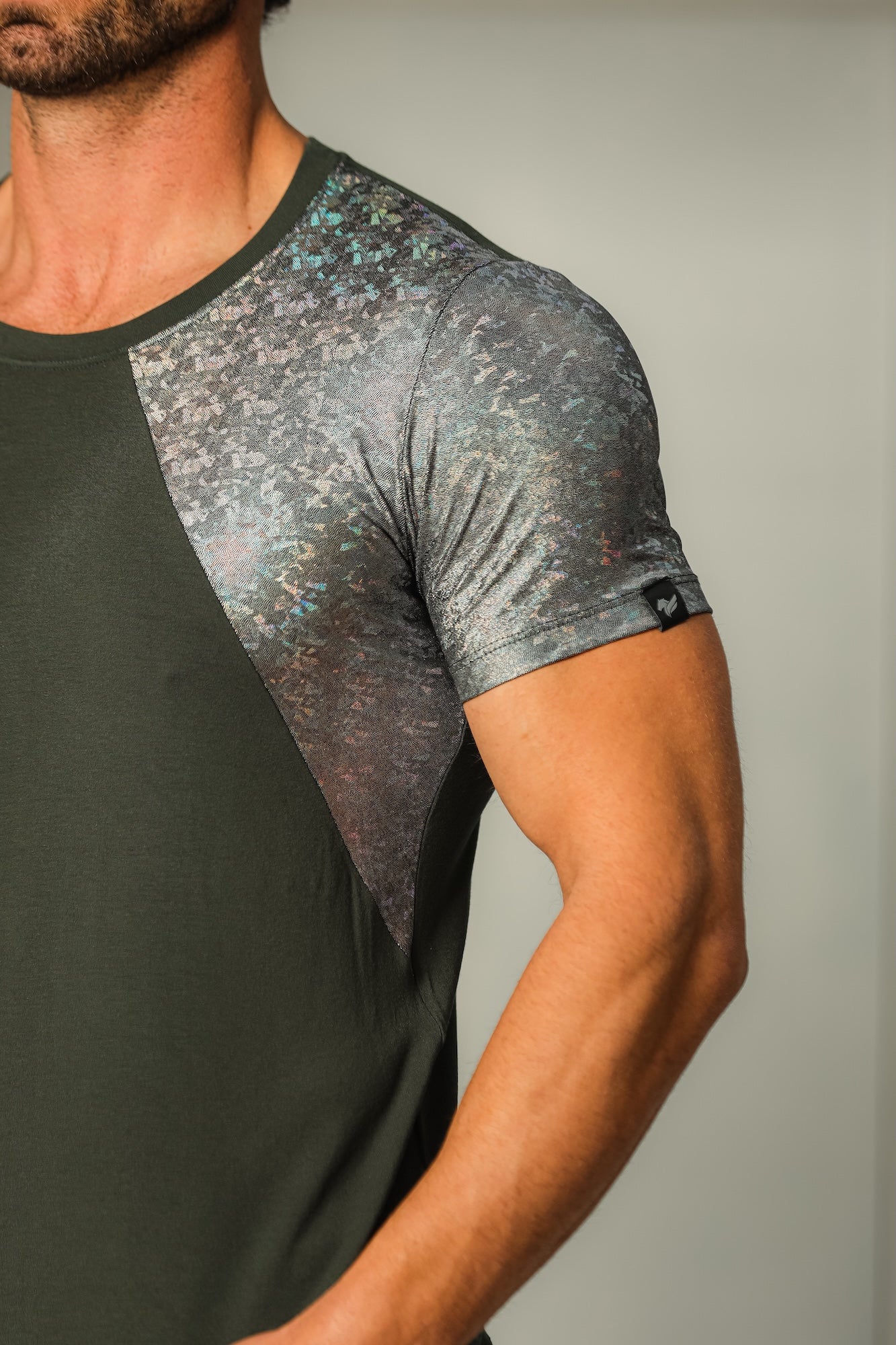 Camiseta Masculina Viscolycra com Detalhe Holográfico