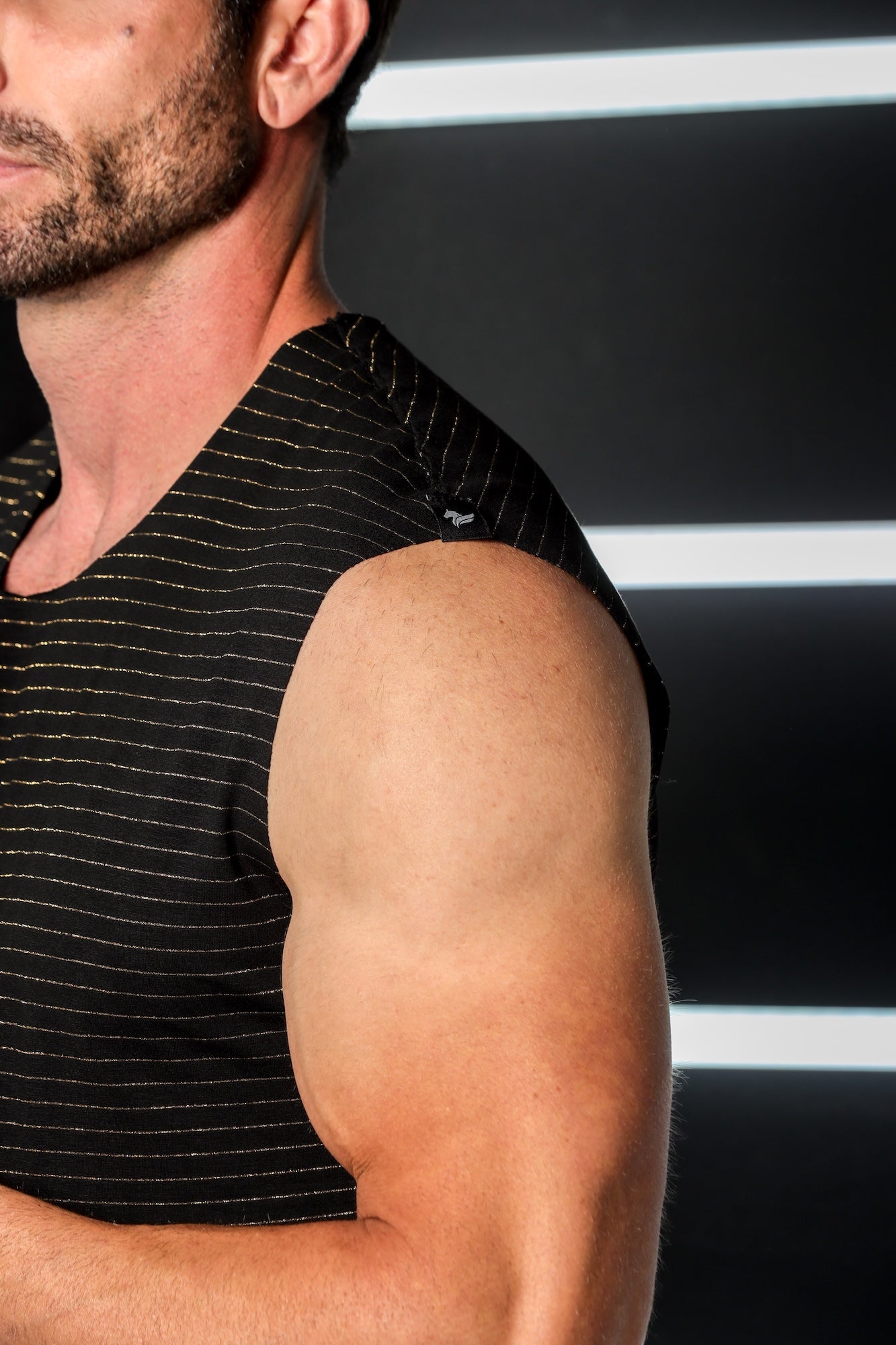 Regata Masculina em Moletinho Listra Dourada