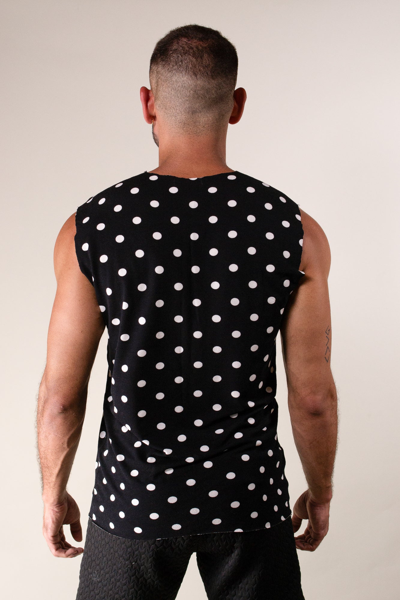 Regata Masculina Machão Estampa Poá Preta