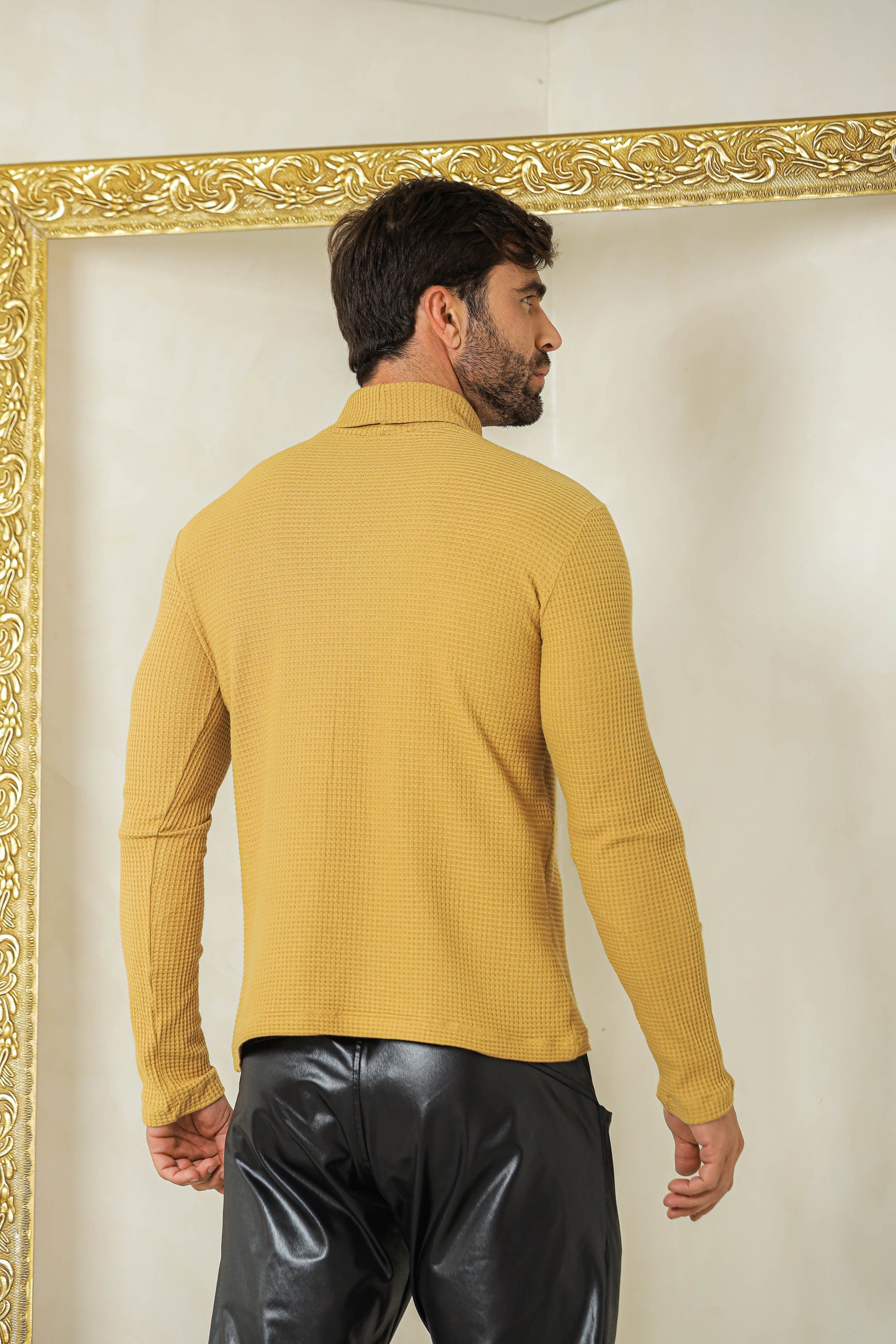 Suéter Masculino em Malha Crepe