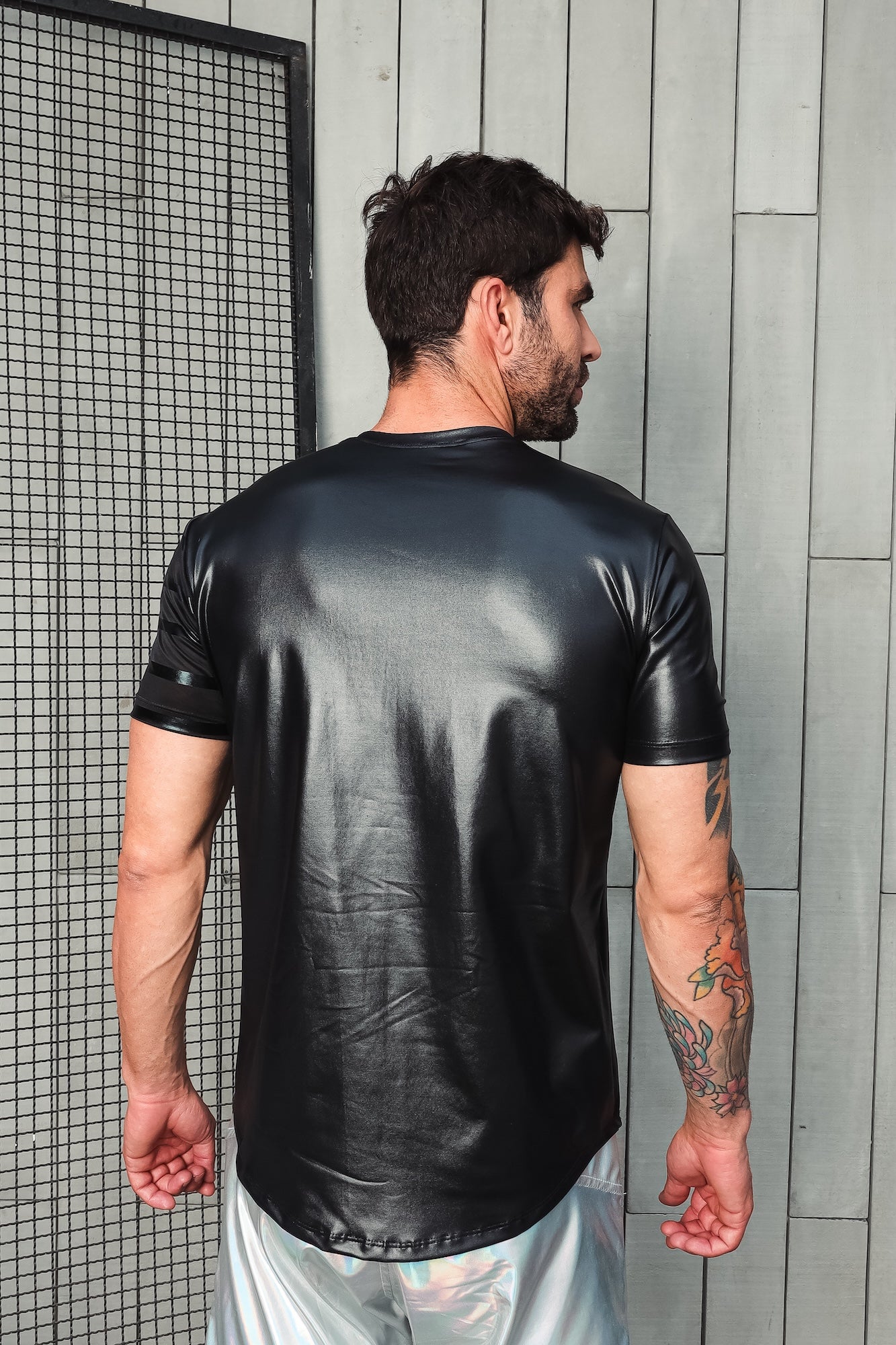 Camiseta em Cirrê com Detalhe em Malha Listras