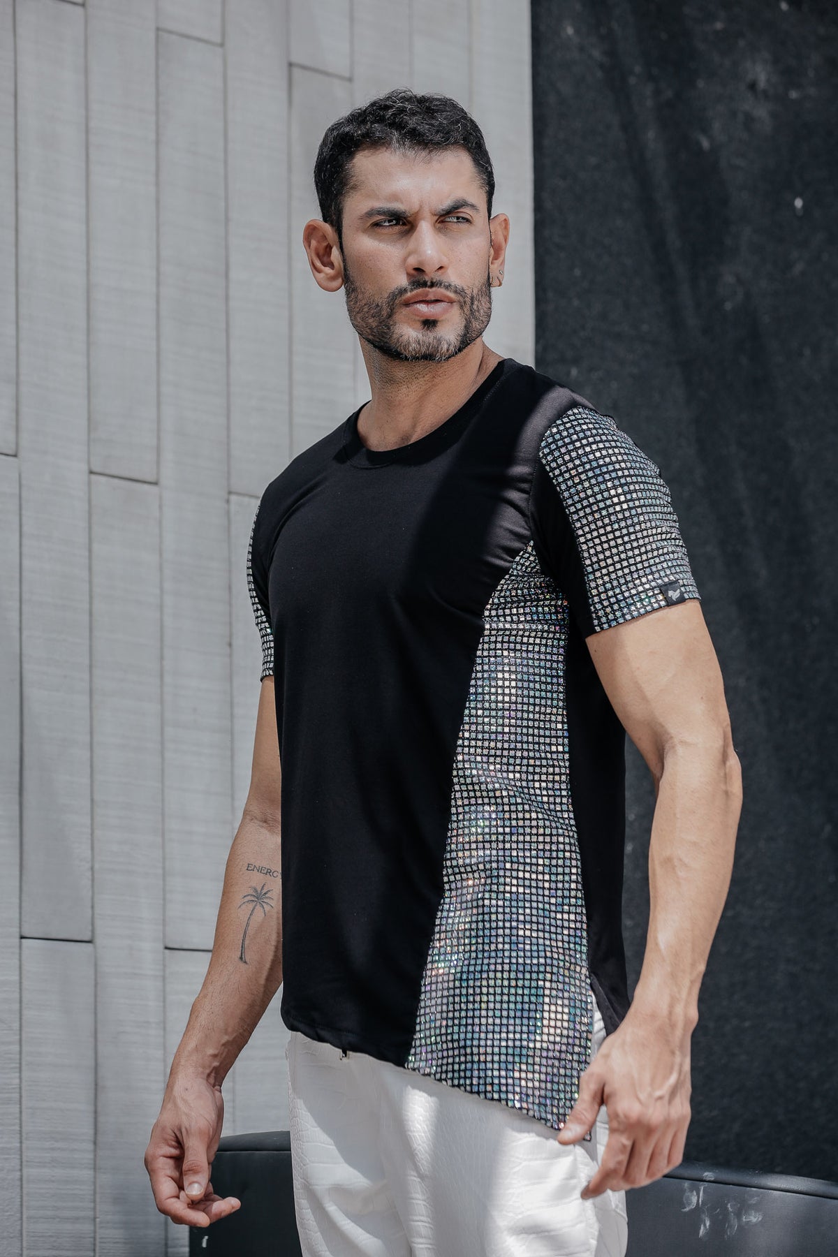 Camiseta Transversal Viscolycra Detalhe Holografico