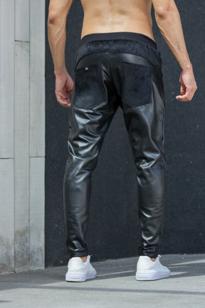 Calça Masculina Couro Ecológico com Detalhe de Plush