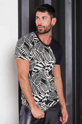 Camiseta Masculina em Viscolycra Estampa Folhas