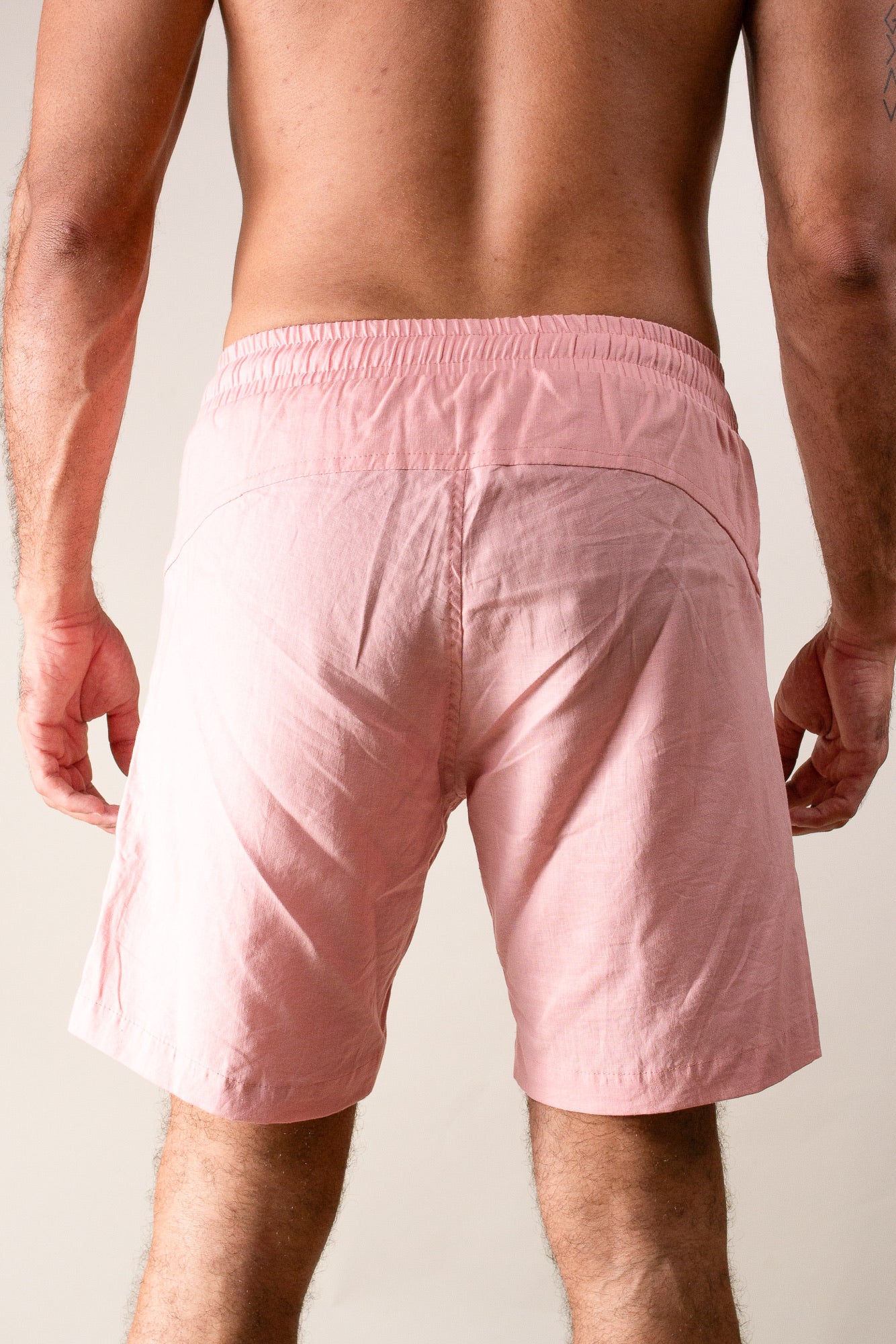 Bermuda Masculina de Linho Rosa Claro