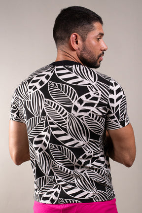 Camiseta Masculina em Viscolycra Estampa Folhagem