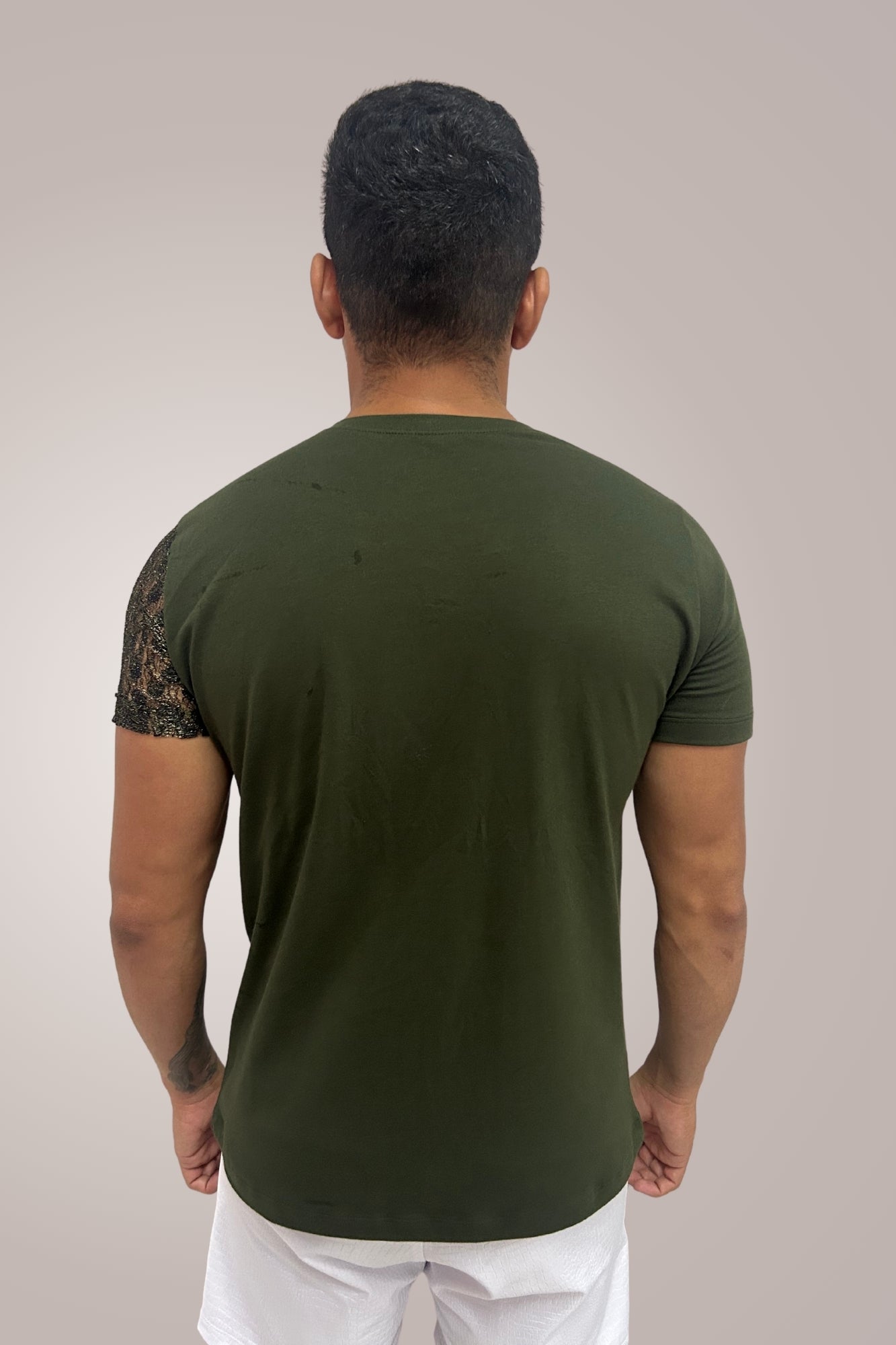 Camiseta Masculina em Moletinho Verde Detalhe Lateral