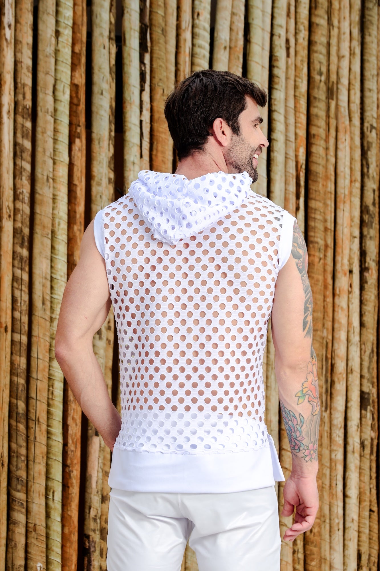 Regata Masculina Machão em Arrastão Aberto com Capuz