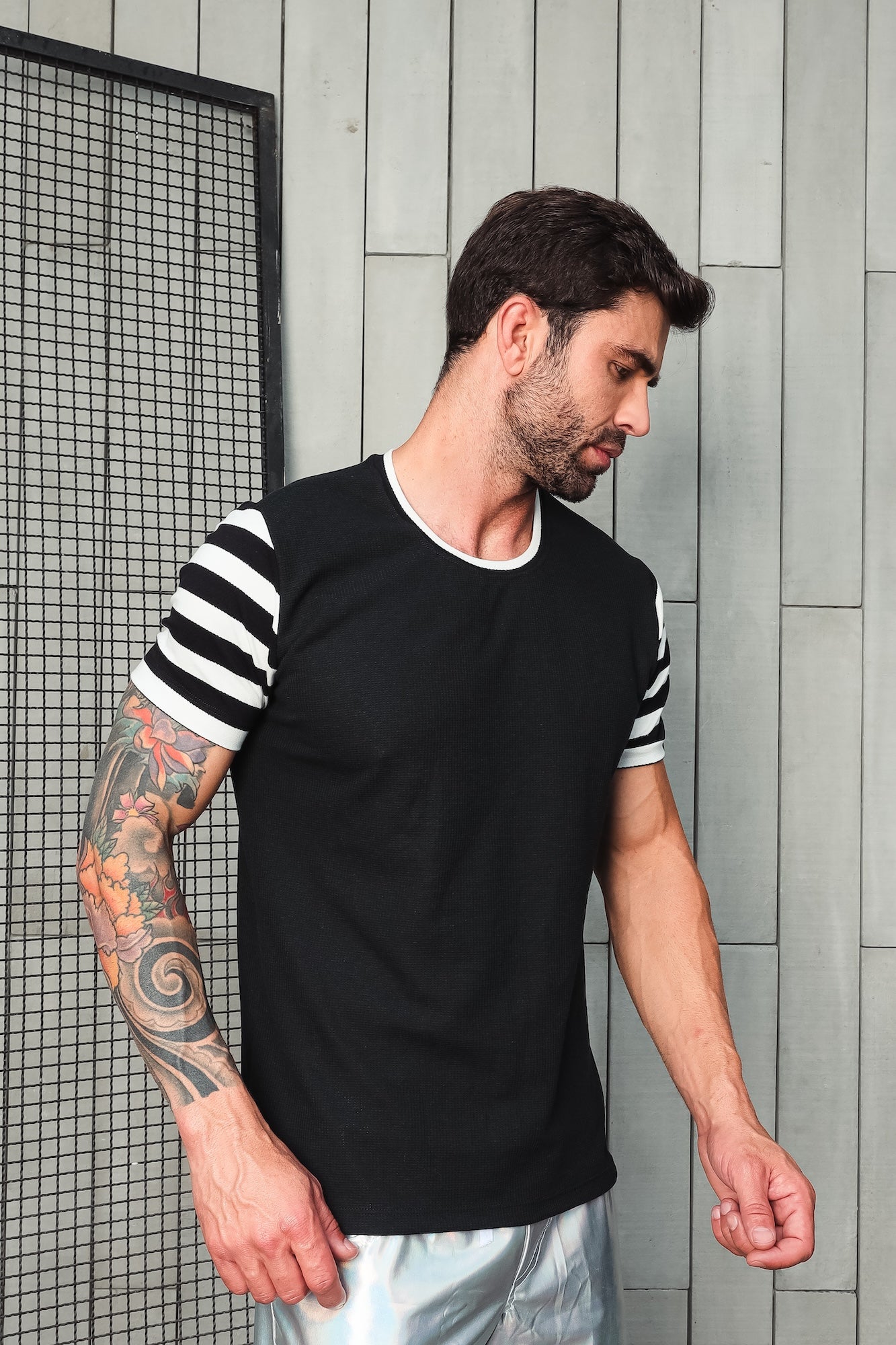 Camiseta Masculina em Malha Crepe Listrada