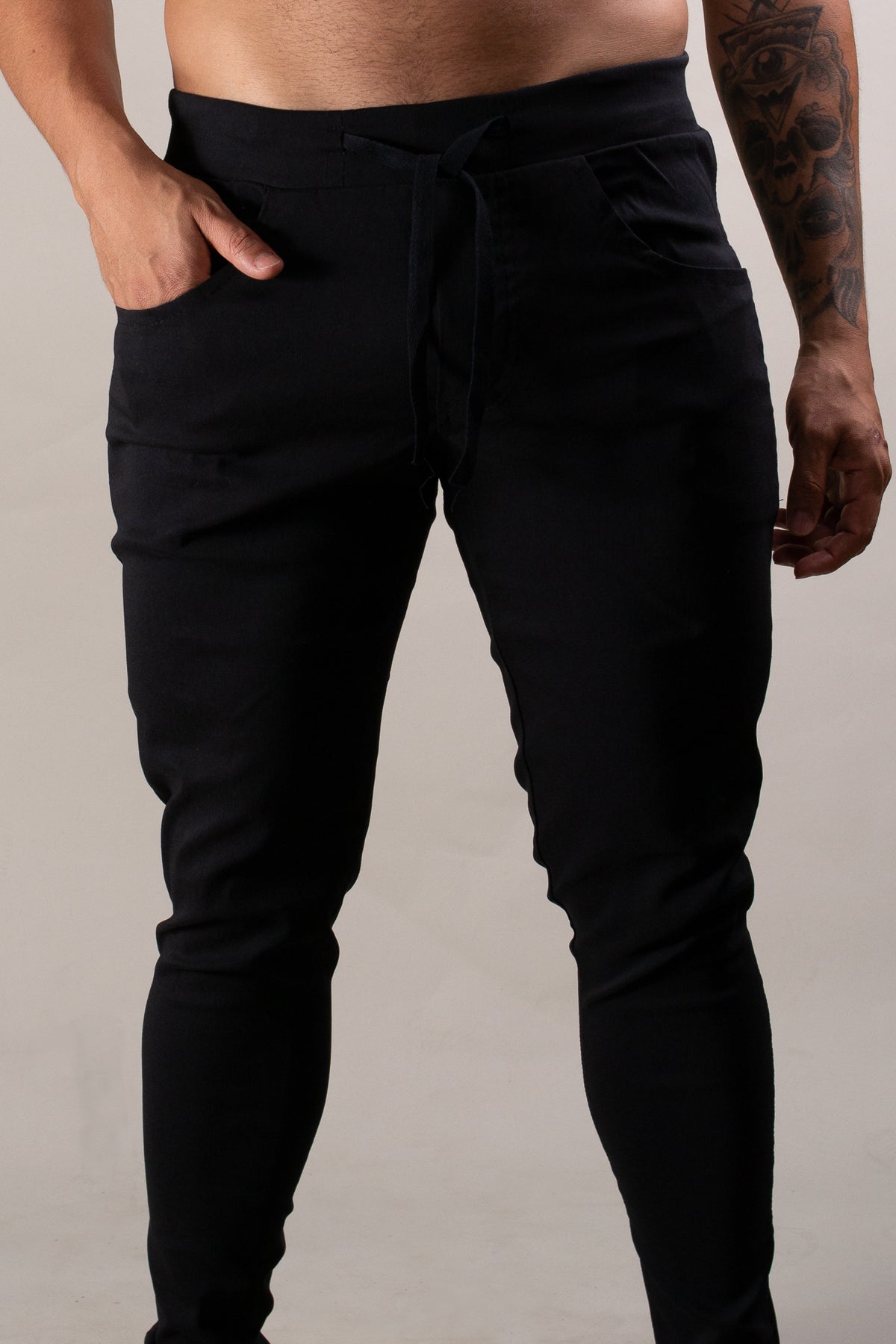 Calça Masculina em Bengaline Preto - Ateliê João Vieira - JotaVê