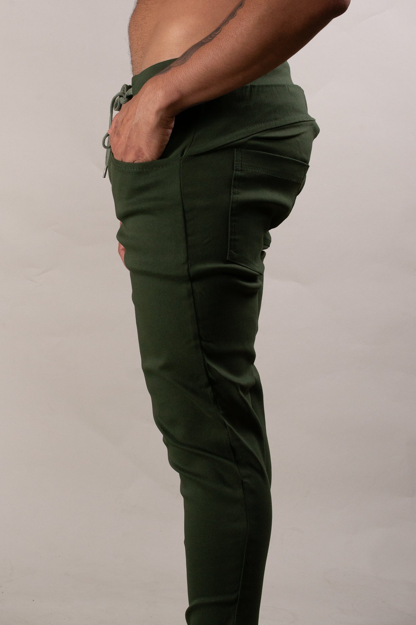 Calça Masculina em Bengaline Verde - Ateliê João Vieira - JotaVê