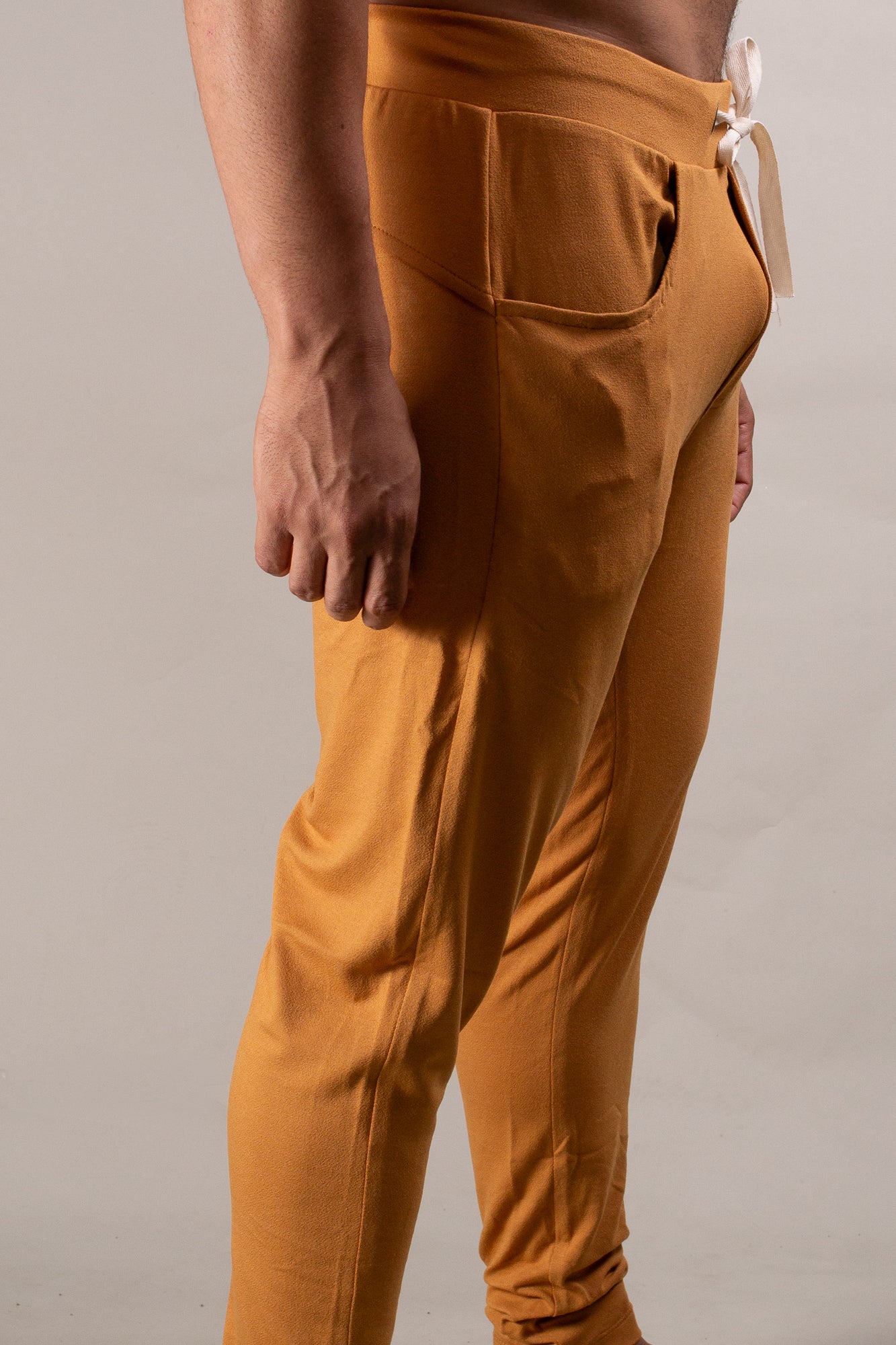 Calça Masculina em Malha Cor Telha - Ateliê João Vieira - JotaVê