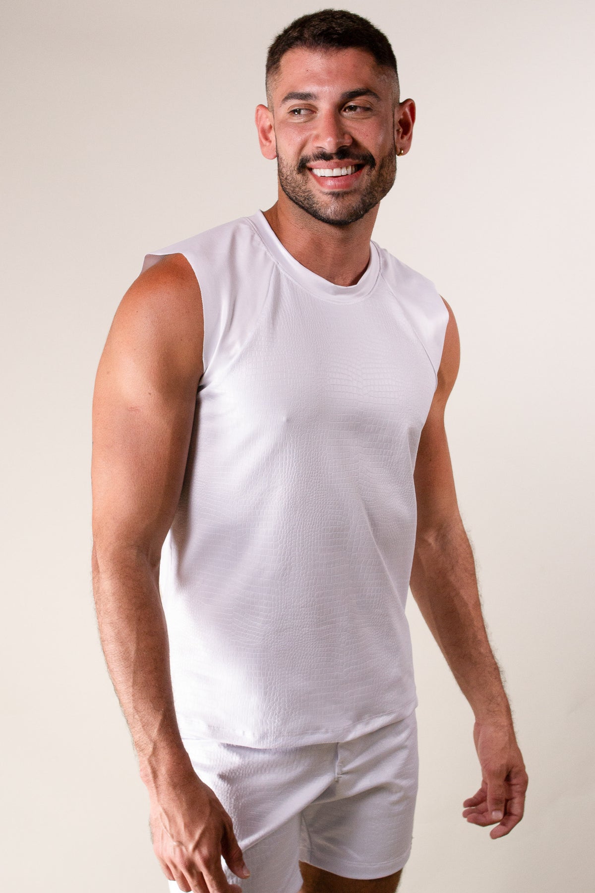 Conjunto Masculino em Cirrê Pele de Crocodilo Branco Modelo Machão - Ateliê João Vieira - JotaVê