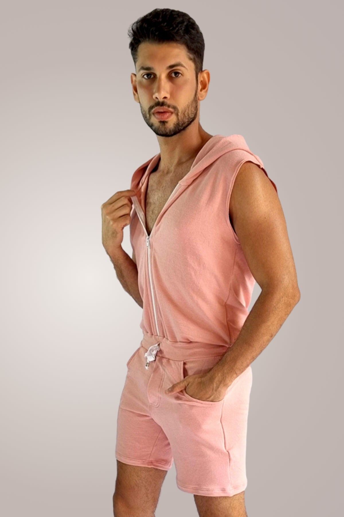 Macaquinho Masculino Modelo Machão Rosa com Capuz - Ateliê João Vieira - JotaVê