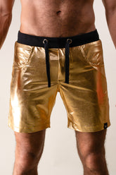 Short Masculino em Malha Metal Dourado - Ateliê João Vieira - JotaVê