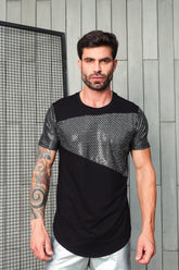 Camiseta Masculina Barra Arredondada Viscolycra com Detalhe em Paetê
