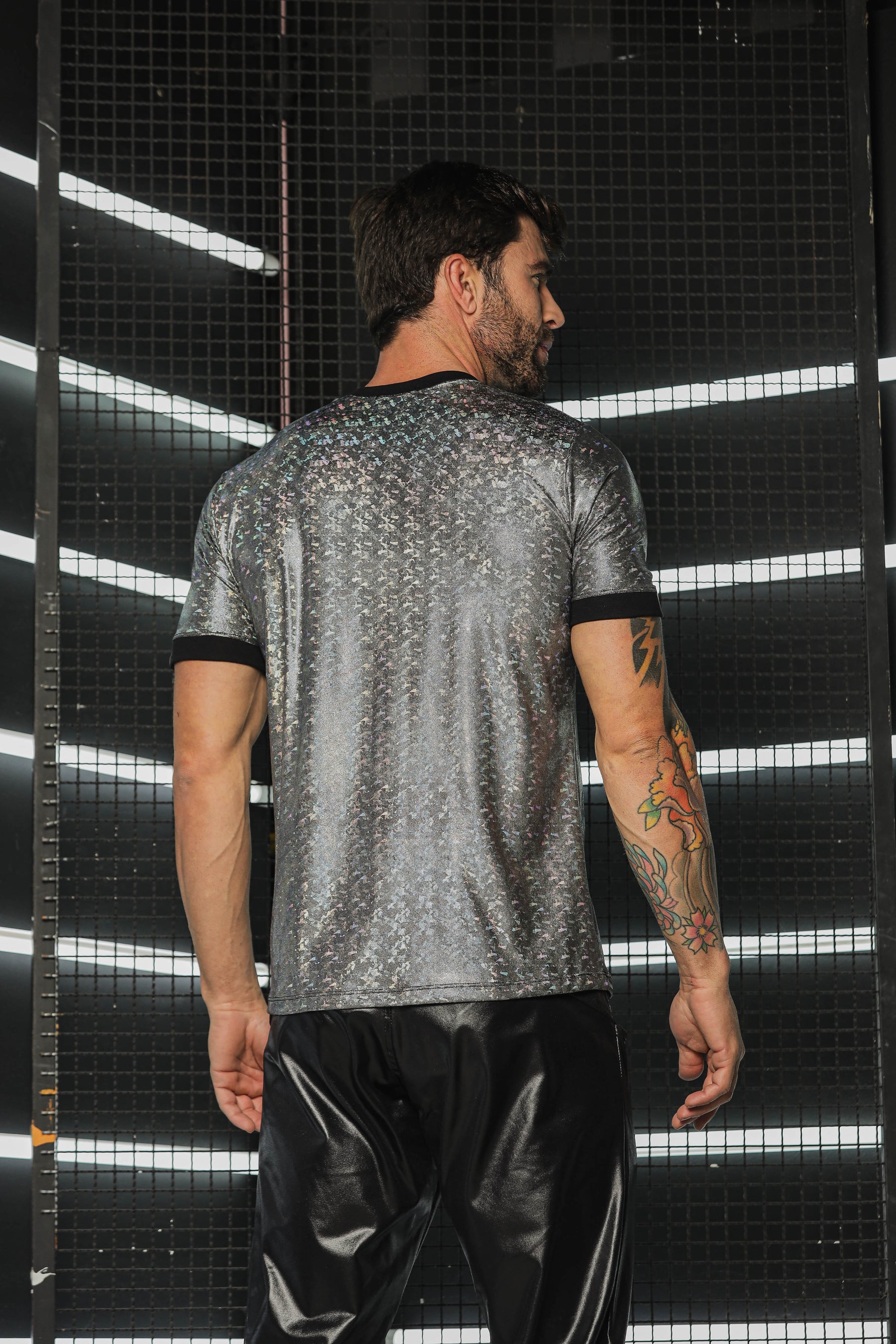 Camiseta Masculina Malha Holográfica Colorida