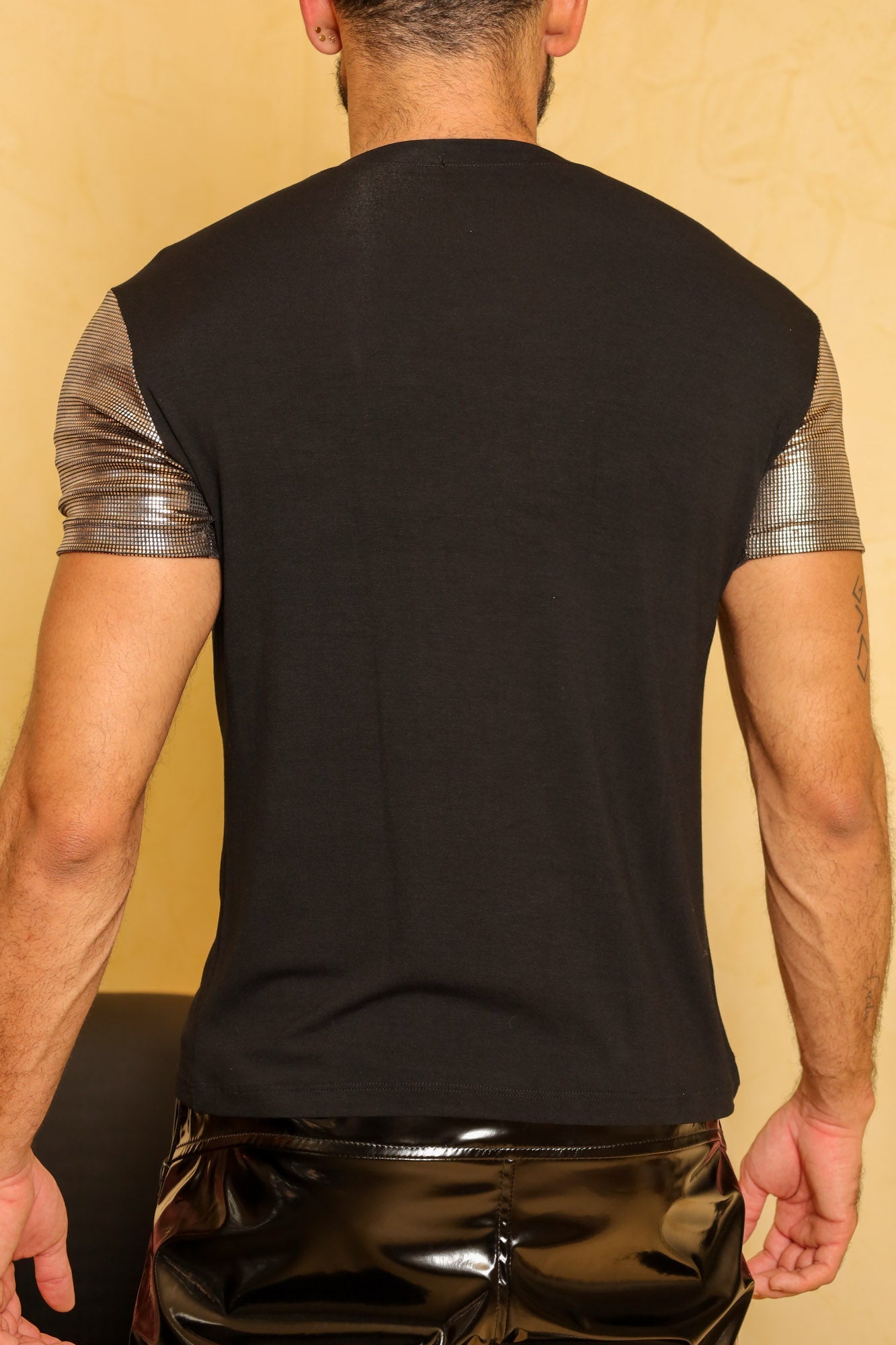 Camiseta Masculina em Viscolycra Detalhe Holográfico