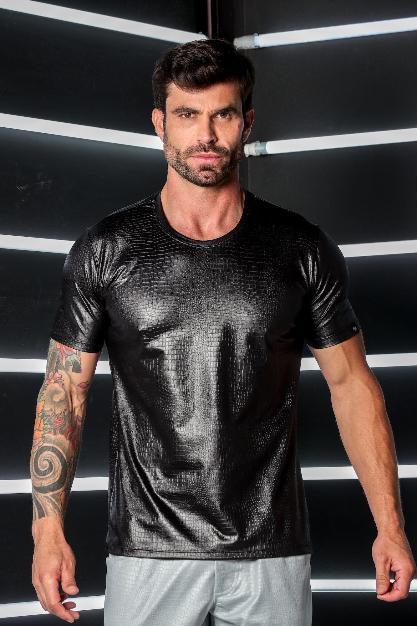 Camiseta Masculina em Cirrê Pele de Crocodilo
