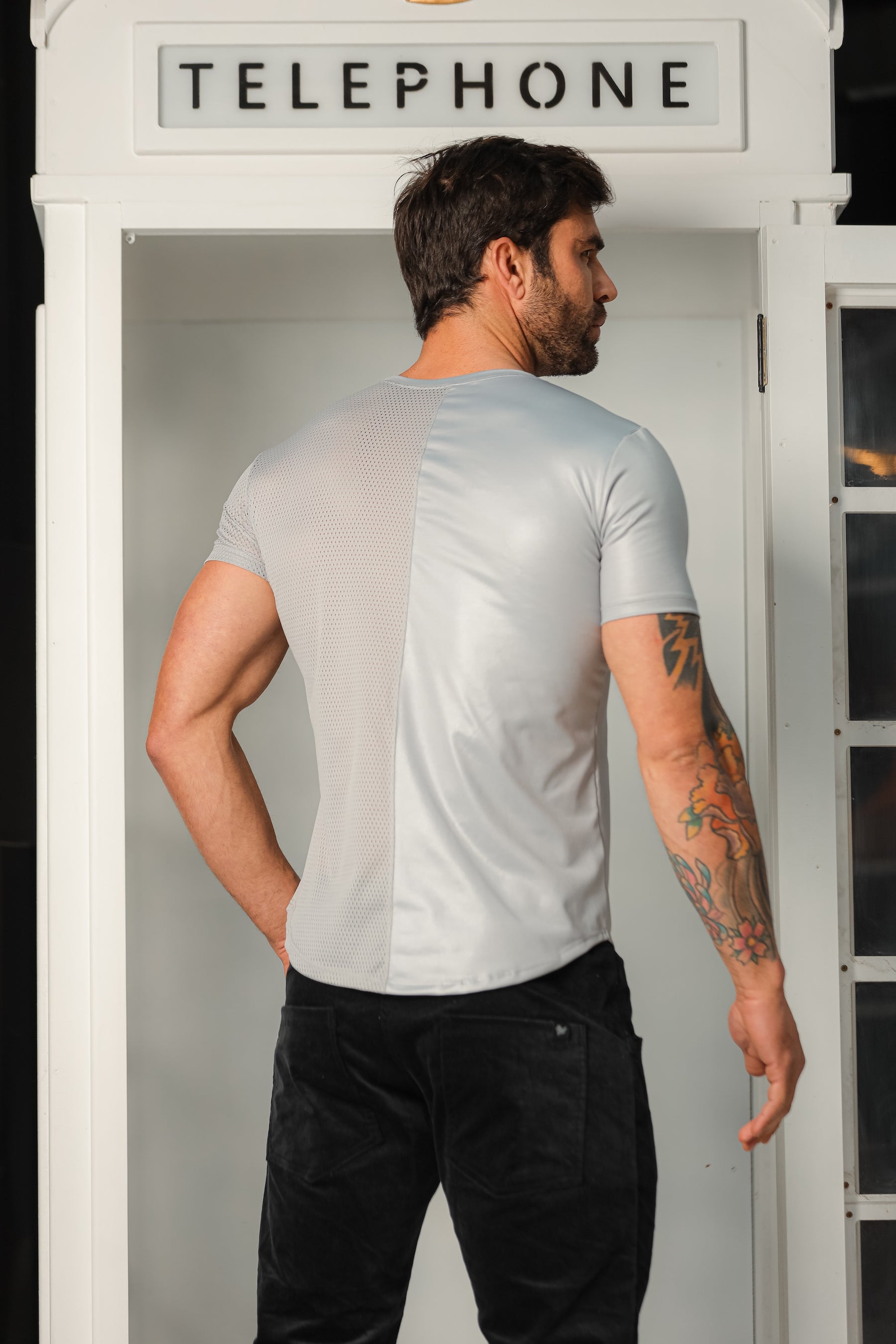 Camiseta Masculina Cirrê com Detalhe em Tela