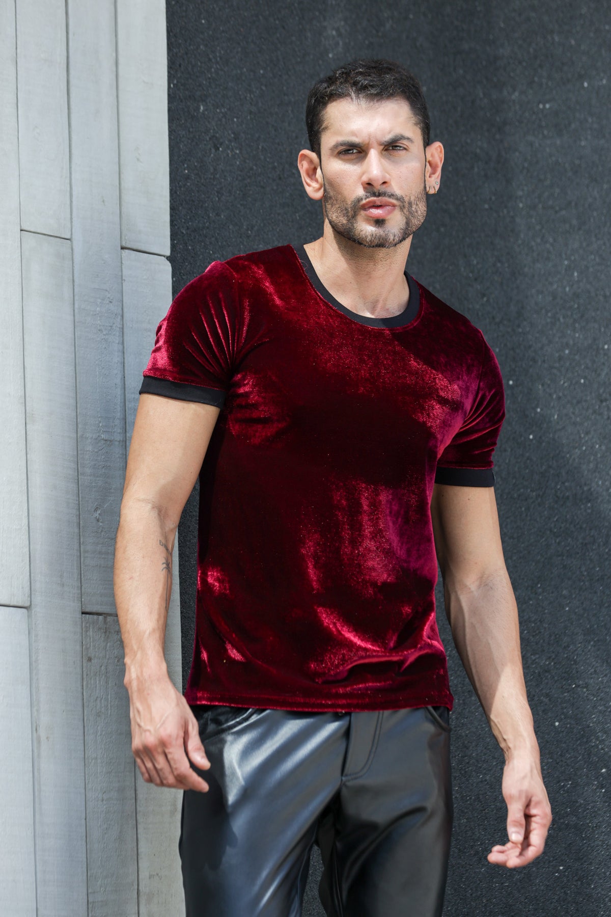 Camiseta Masculina em Veludo Cristal