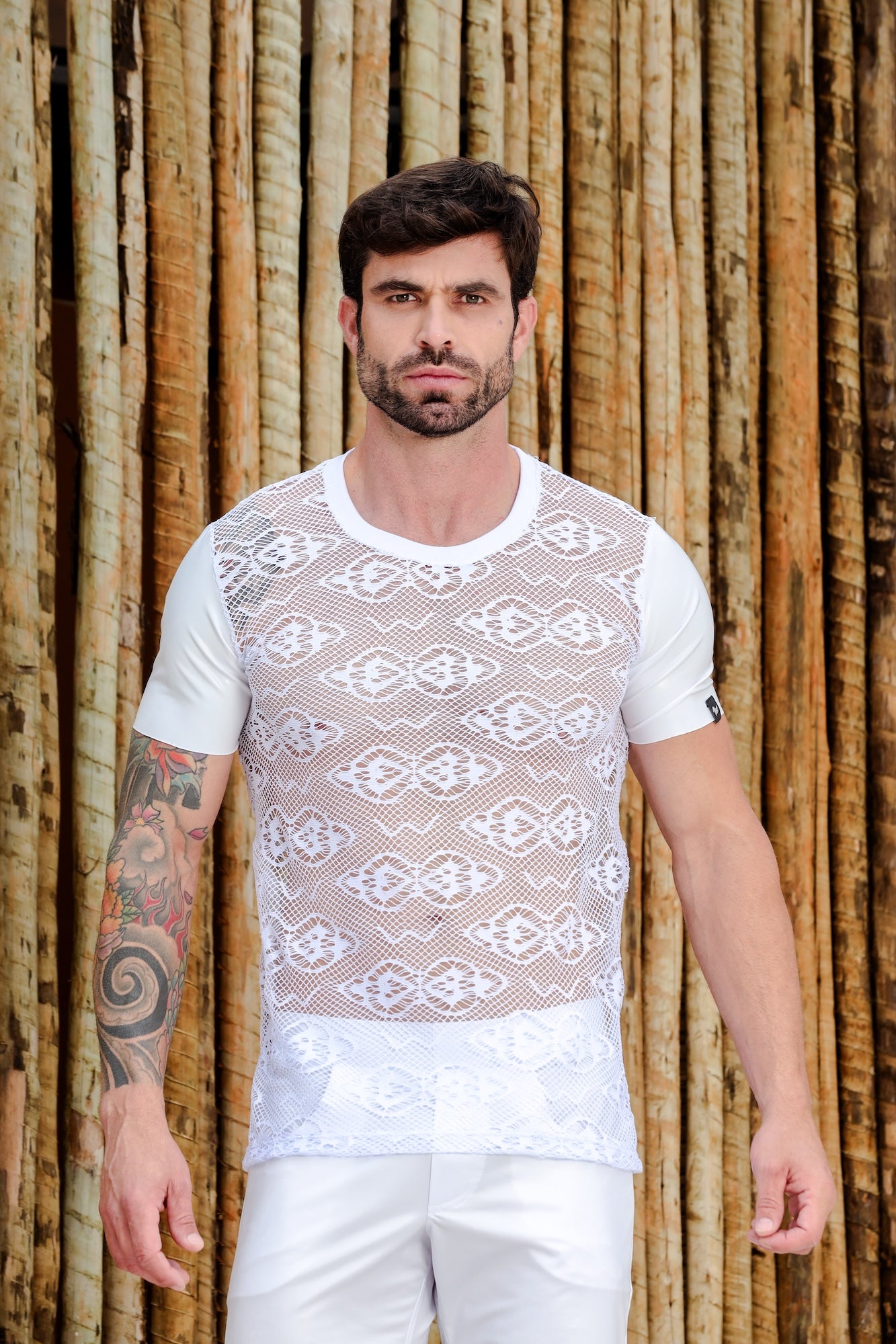 Camiseta Masculina em Arrastão Mangas em Vinil